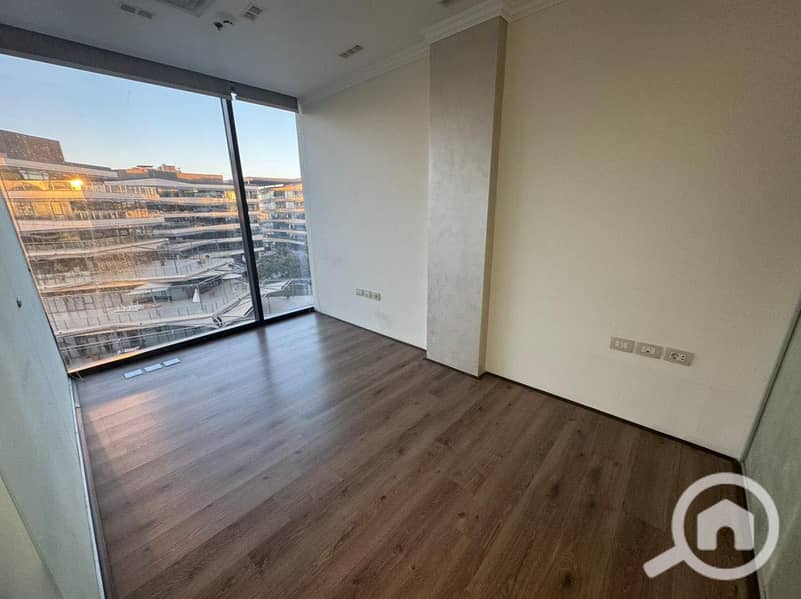Prime located office in The Polygon, Beverly Hills, Sheikh Zayed, and minutes from Galleria 40 and Arkan Plaza - Mehr