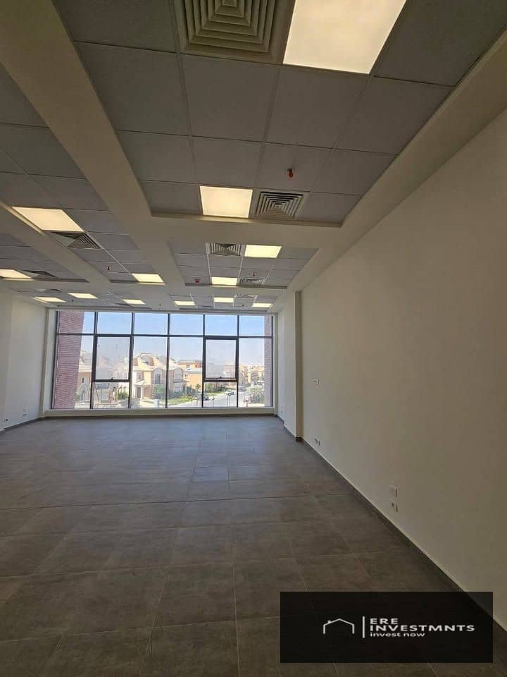 For sale at the lowest price: an administrative office in Three Sixty, Fifth Settlement - 8 minutes from the American University, ready for immediate - Mehr