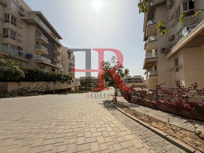 For sale luxurious I villa garden at mountain view i city New Cairo - Vista 5