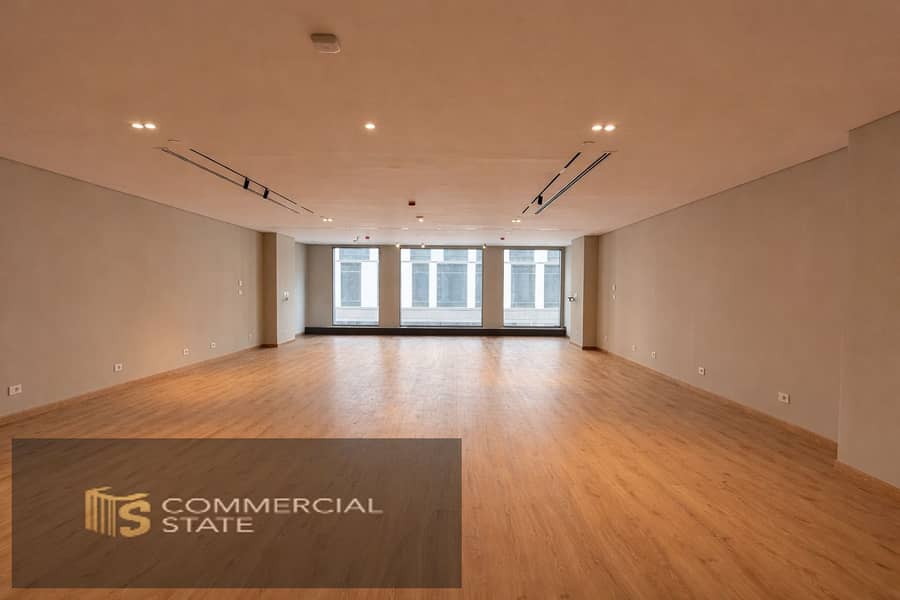 Finished Office at Park St. 155m for Rent -New Cairo – pohled 2