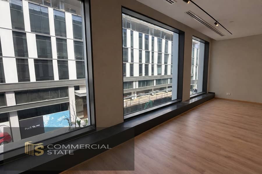 Finished Office at Park St. 155m for Rent -New Cairo – pohled 4