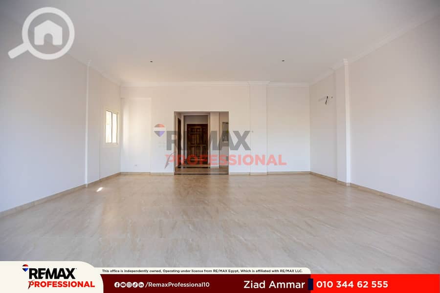 Open view of the plaza villa for sale in Muruj - Meer