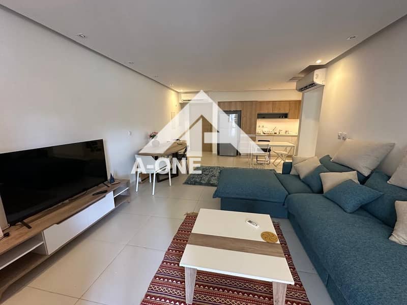 2 8584a2bd-4189-458a-9c36-e17081a2e836. jpg