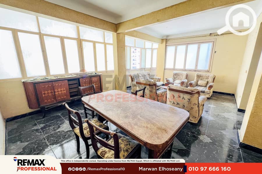 Licensed open view of the street Apartment for sale Sporting – pohled 2
