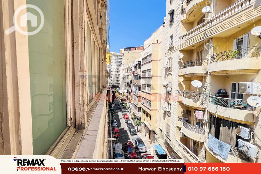 Licensed open view of the street Apartment for sale Sporting – pohled 3