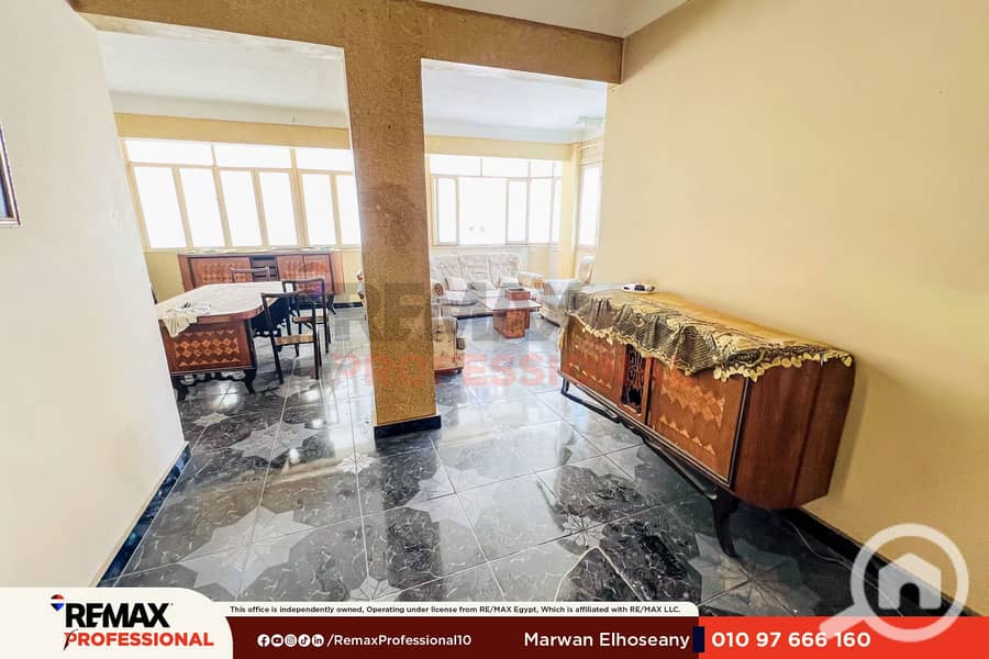 Licensed open view of the street Apartment for sale Sporting – pohled 5