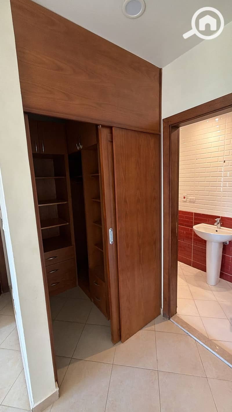 “For sale: corner villa featuring 4 bedrooms and an internal elevator in Westown Sodic, Sheikh Zayed. ” - Widok 5