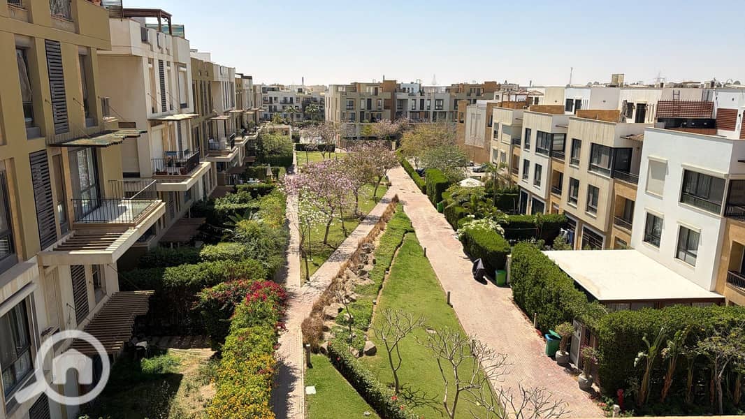 “For sale: corner villa featuring 4 bedrooms and an internal elevator in Westown Sodic, Sheikh Zayed. ” - Więcej
