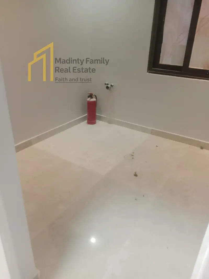 For rent, a clinic in East Hub, ready to furnish, divided into two rooms. – pohled 2