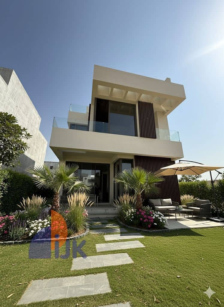 A distinctive villa for sale in the most prestigious compound in Fifth Settlement, The Crest, in the most desirable area of Fifth Settlement, New Cair - Vista 2