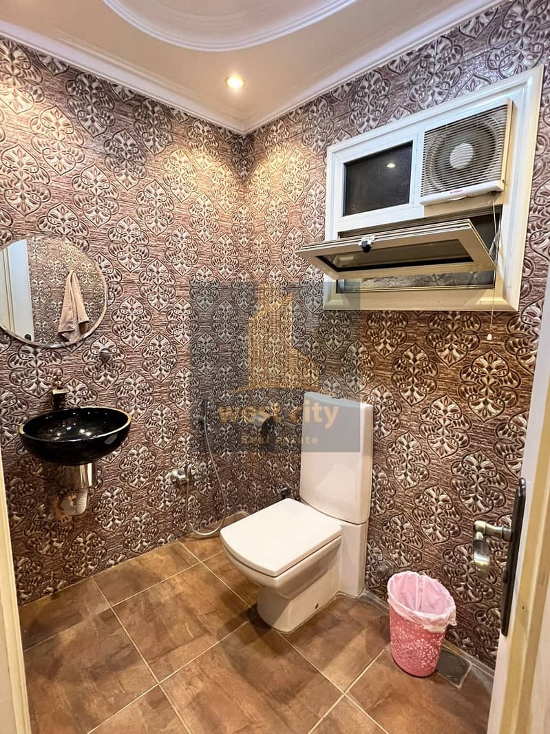 Prime finished villa for sale in compound royal city - Więcej
