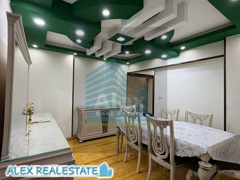 Furnished apartment for rent in Sporting, steps from the sea, with new furniture. - Więcej