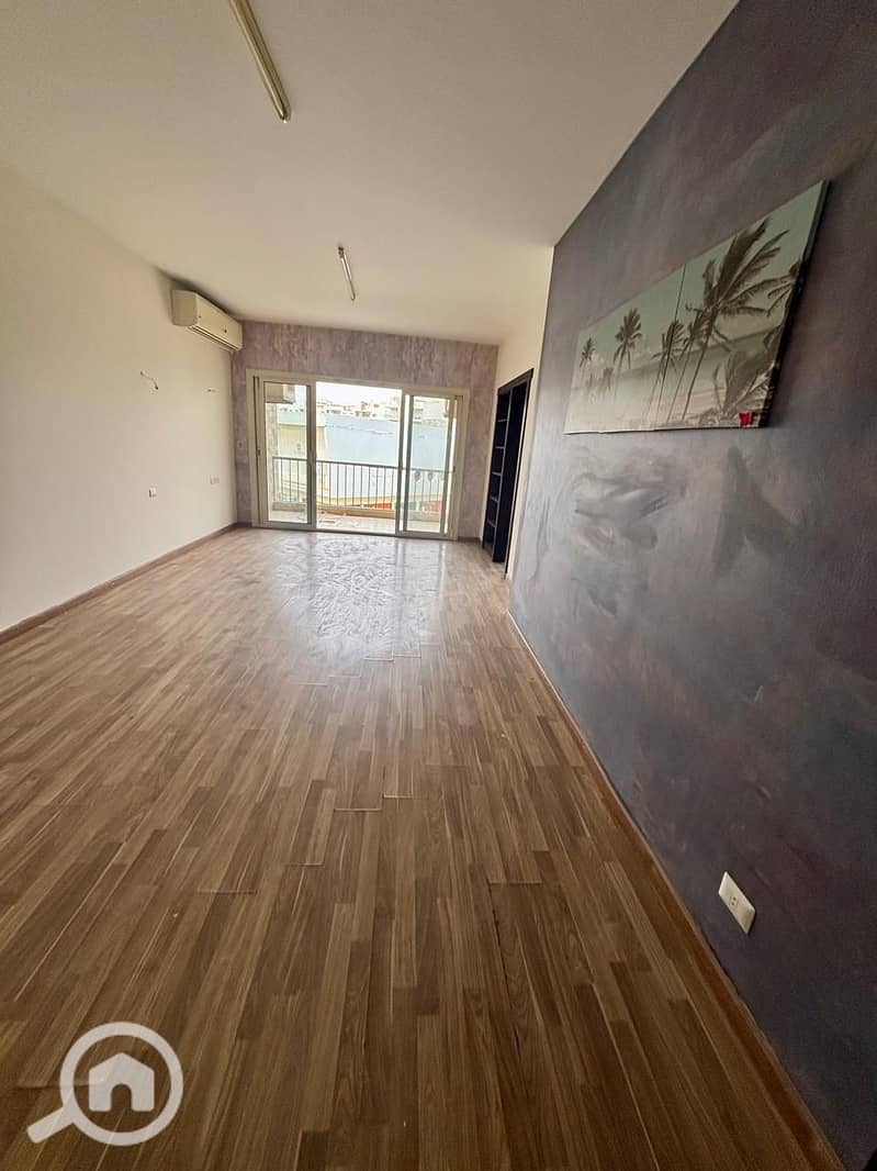 Apartment for Rent in The Address Compound kitchen and ac’s - Więcej