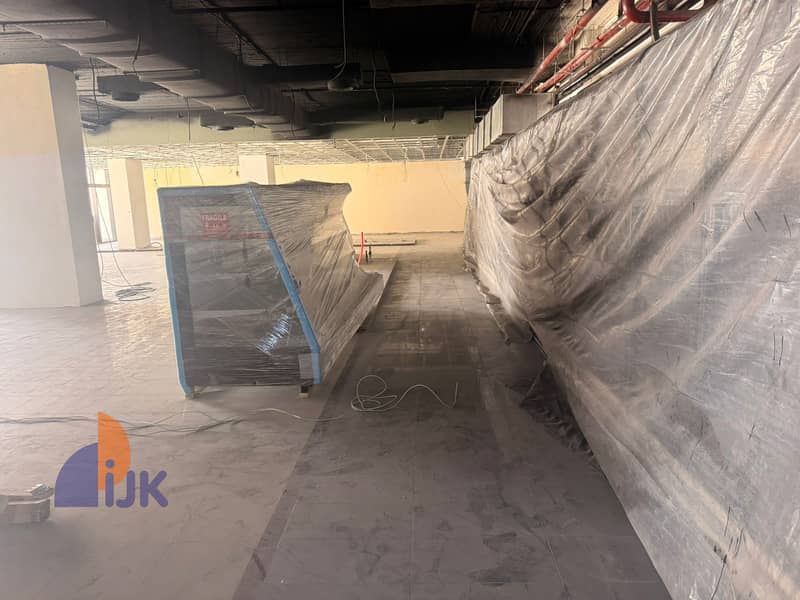 Commercial shop for sale, immediate occupancy, currently rented for 84,361 EGP monthly, located opposite Nile International School, First Settlement, – pohled 4