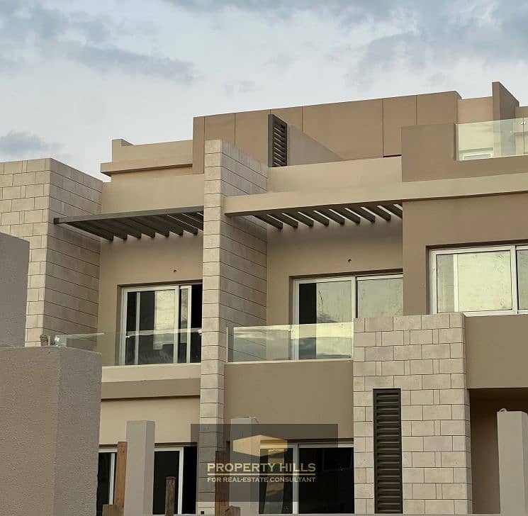 Townhouse to be delivered within months with Hydepark next to Palm Hills and the Hunting Club and New Giza Club. - Widok 3