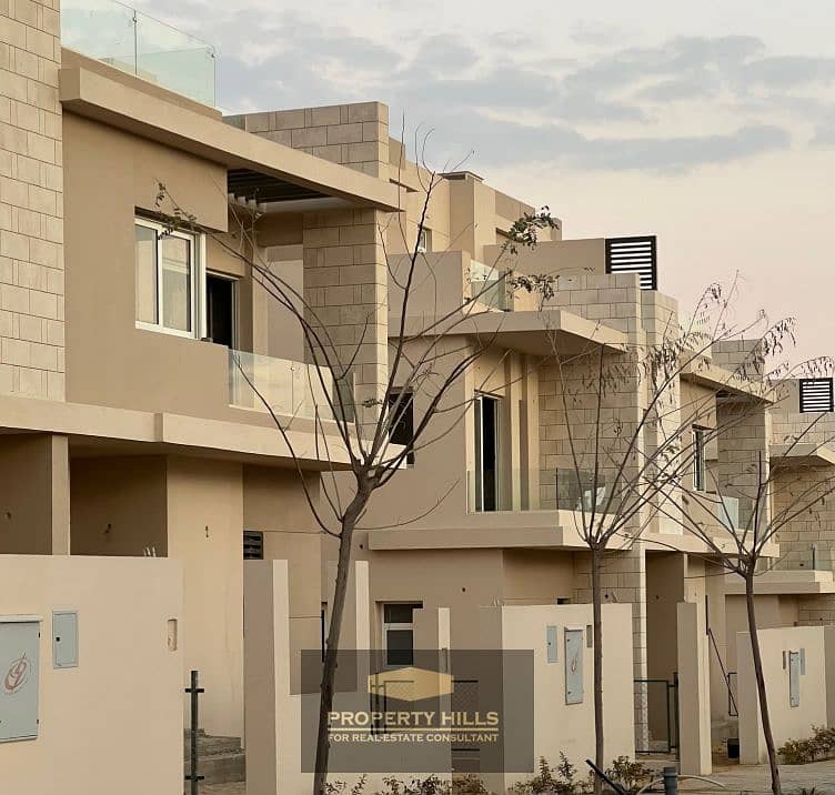Townhouse to be delivered within months with Hydepark next to Palm Hills and the Hunting Club and New Giza Club. - Widok 5