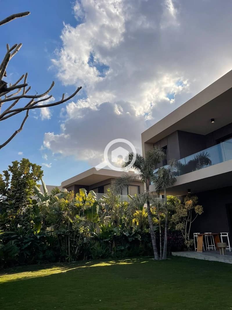 One Story Villa direct lagoon view for sale in Swan Lake next to New Giza and The Crown – pohled 2