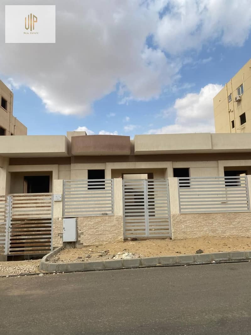 Villa for sale in Al-Qarnfal 7, large garden view, prime location close to Al-Rehab, the Eastern Market, North Teseen, and Platinum Club. - Widok 5