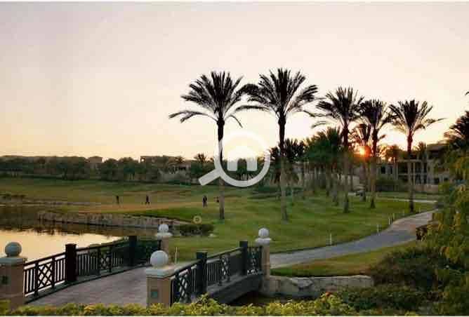 Villa for sale in Katameya Dunes, first row golf - Widok 3