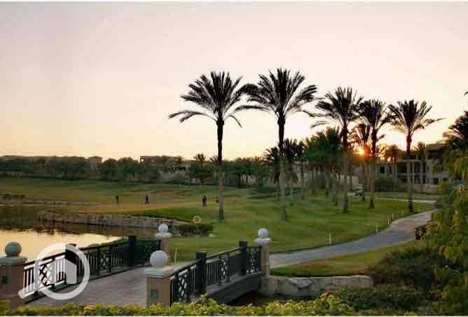 Vila Qimmat Al-Tamayuz, First Row Golf, Katameya Dunes - Widok 5