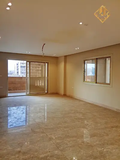 Apartment for sale in Mohandessin - off Gameat El Dowal Street, at an attractive price, 220 sq m