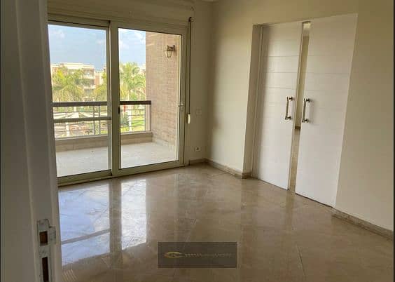 For sale in Carnell – New Giza, a 196 sq m apartment, fully finished with kitchen and air conditioning, offering a direct view of the golf courses and - Więcej