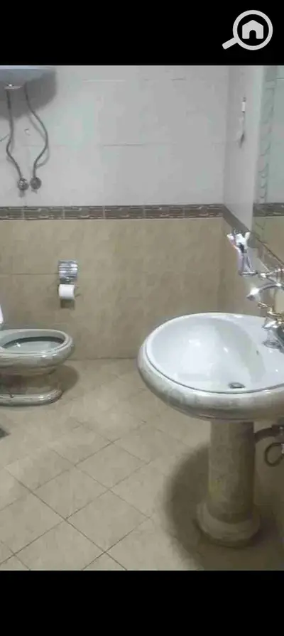 Furnished apartment for rent in Zahra El Maadi, on the main Zahra street, close to Wadi Digla Club and the Kuwaiti Mosque, second floor.