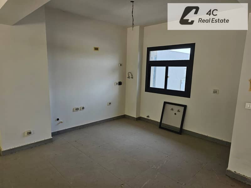 Under market price Duplex 176 m For sale ready to move fully finished prime location with open landscape view in Al burouj compound – pohled 3