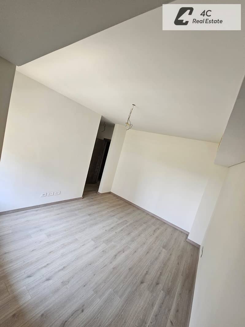 Under market price Duplex 176 m For sale ready to move fully finished prime location with open landscape view in Al burouj compound – pohled 4