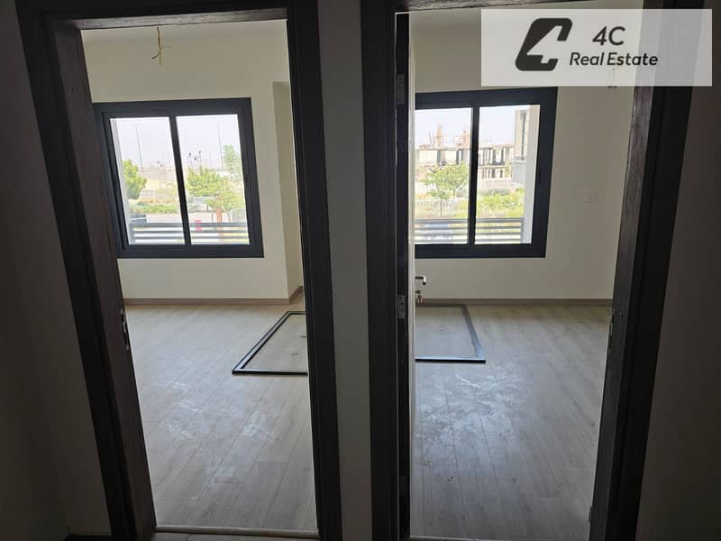 Under market price Duplex 176 m For sale ready to move fully finished prime location with open landscape view in Al burouj compound – další