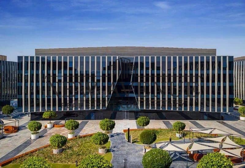 fully finished office with air conditioning for sale at Sodic EDNC New Cairo prime location - Widok 4