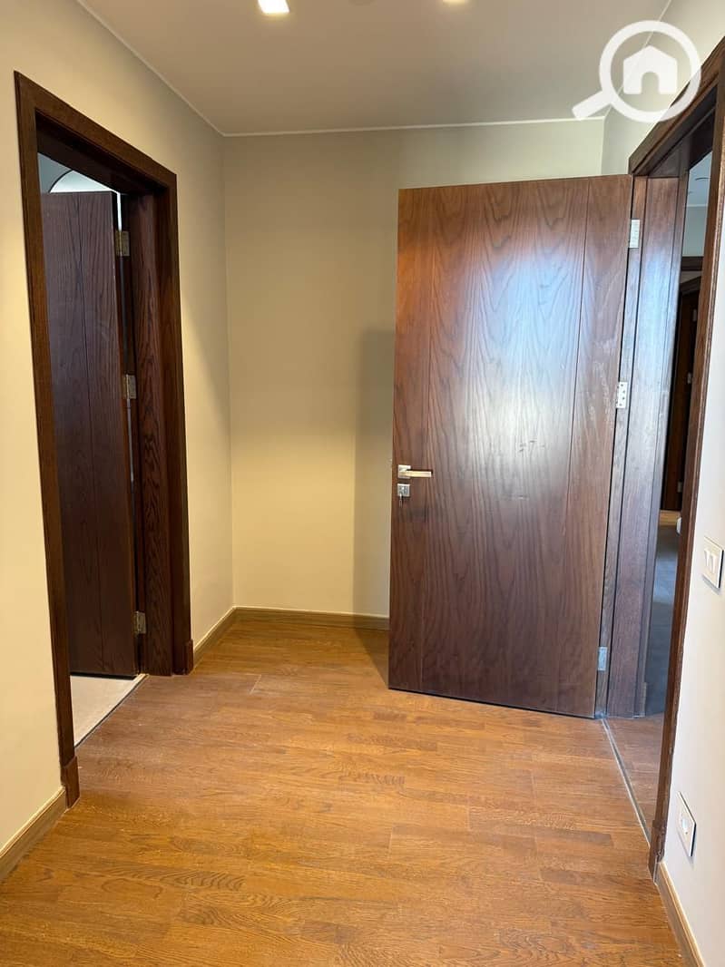 Apartment for sale in October, Aion Towers, Mall of Arabia, two bedrooms with a landscape view over the courtyard, very high-end finishing. - Ansicht 2