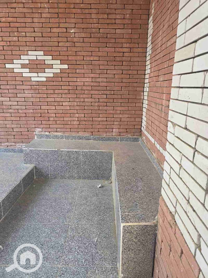5 1000213060. jpg