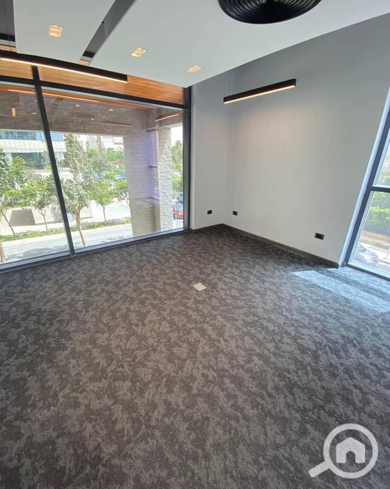 Ground floor office 92m for sale in The Portal Mall Beverly Hills Sheikh Zayed - Ansicht 2