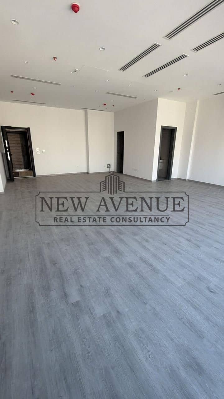 Office fully finished ready to move for sale 99.44 sqm at The Ledge Mall New Cairo - Ansicht 4