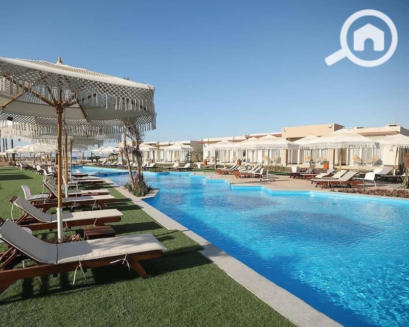 Fully finished chalet for sale with garden and all electrical appliances included in Ras El Hekma, at Gaia North Coast, next to SODIC projects - Widok 3