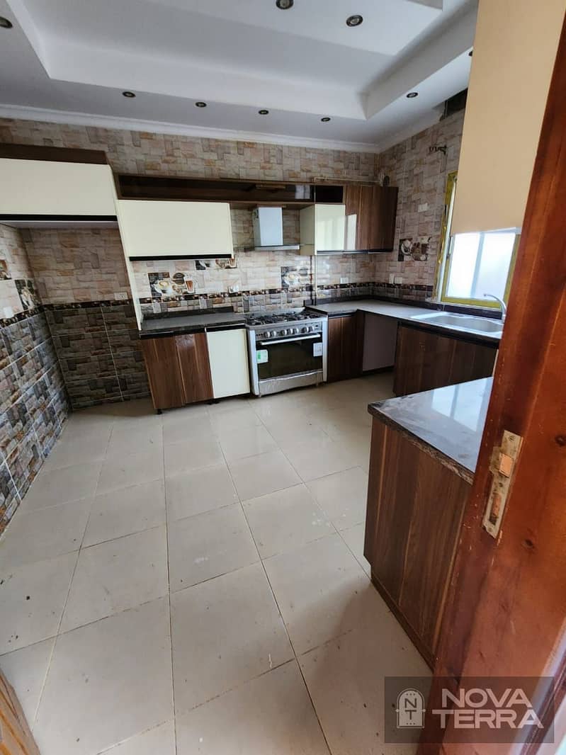 Corner town villa in Continental Residence compound - Więcej