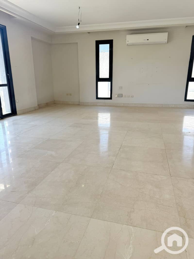 PentHouse 4 Bedrooms with Appliances - Mehr