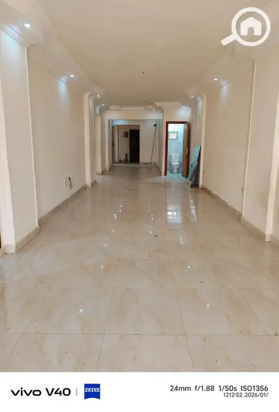 Apartment for rent in Fifth Settlement in Al-Narges, fourth floor with elevator. It consists of 3 rooms, 2 bathrooms, and a 3-piece reception. Required: 16,000 EGP.