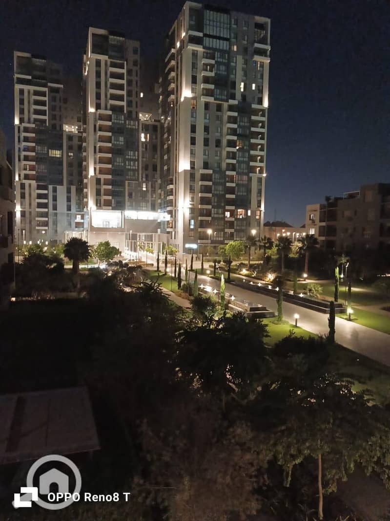 Modern furnished two-bedroom apartment in Ion Towers, Mall of Arabia, view of the courtyard, high-quality finishing near the Cheyenne Square. – pohled 2