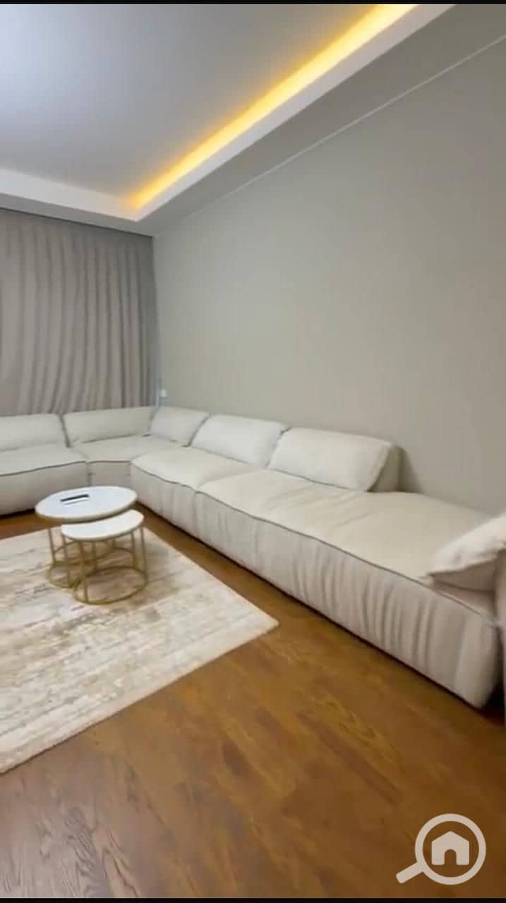 Modern furnished two-bedroom apartment in Ion Towers, Mall of Arabia, view of the courtyard, high-quality finishing near the Cheyenne Square. – pohled 3