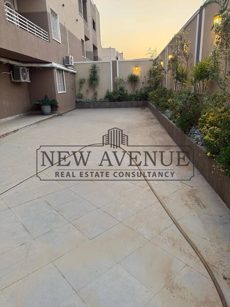 fully furnished Duplex for sale in Diplomates Compound a very prime location in new cairo, near all facilities – pohled 5