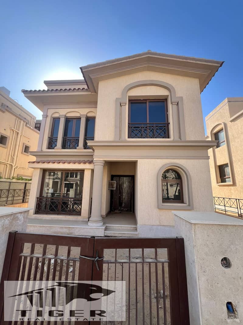 For sale, a standalone villa in Madinaty, model D3, wide garden view – pohled 2