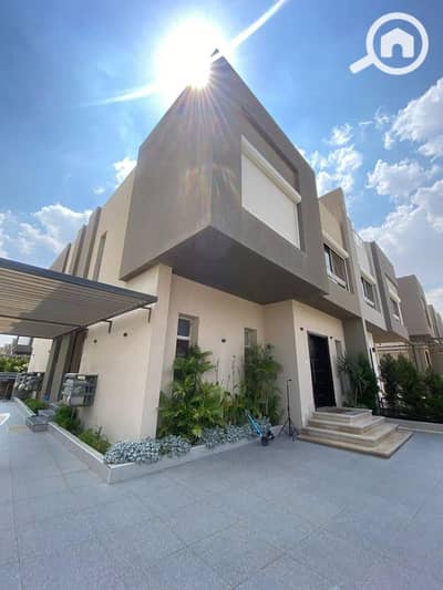4 Bedroom Townhouse for Sale in Sheikh Zayed, Giza - IMG_6315. jpeg 4 Bedroom Townhouse for Sale in Sheikh Zayed, Giza - IMG_6315. jpeg