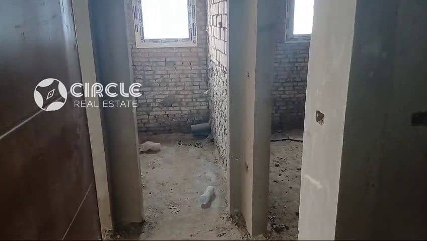 Near AUC 132m Apartment 2nd Floor Prime Location 2 Bedrooms For Sale In The Square Sabbour 5th Settlement New Cairo - Widok 4