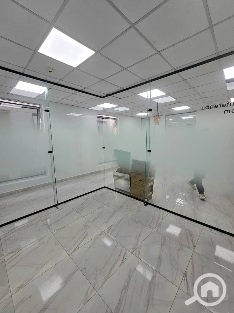 Outstanding administrative headquarters 85m fully finished and air-conditioned for rent in the strongest location in One Katameya, Maadi Ring - Więcej