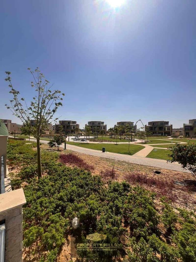15 b4d8e8da-9c06-4e11-b2d7-3d4762d50c19. jpg