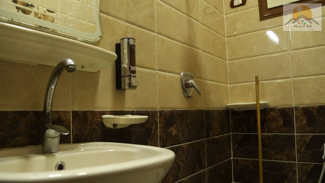 32 bath2. png