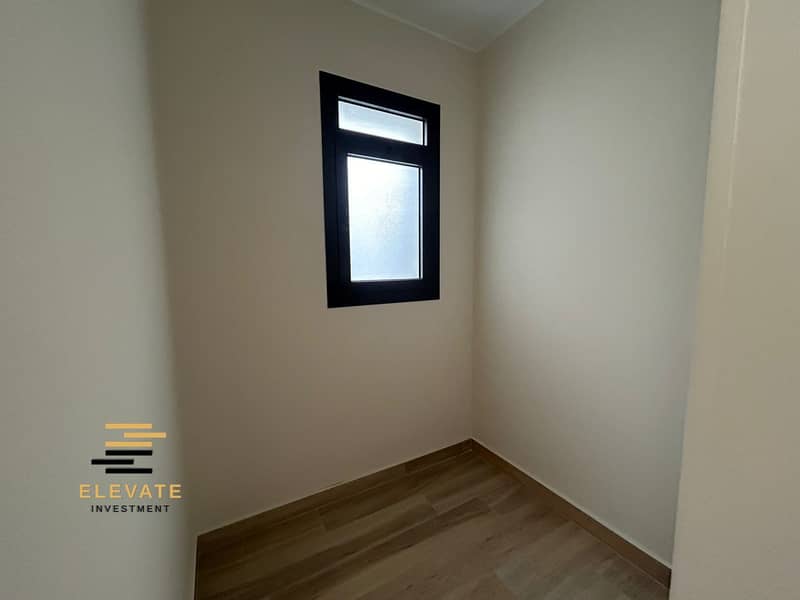 10 aed7aff4-a44f-4d9b-8db4-35abb4cb3f8a. jpeg