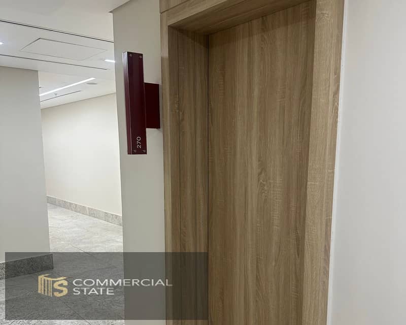 Finished Office at Uvenues 94m for Sale -New Cairo - Widok 5